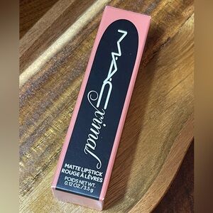 mac cosmetics | macximal ‘honeylove’ lipstick